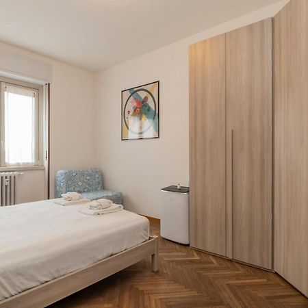 I Host Apartment - Giambellino 40 Мілан Екстер'єр фото